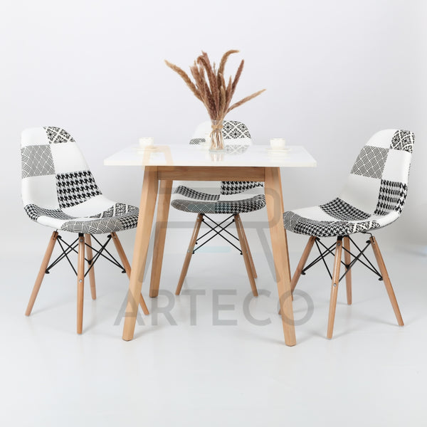 Oasis Carrée BLANCHE et 3 Chaises Patchwork
